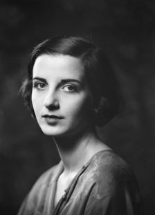 Rickard, Willa, Miss, portrait photograph, 1930 Mar. 2. Creator: Arnold Genthe