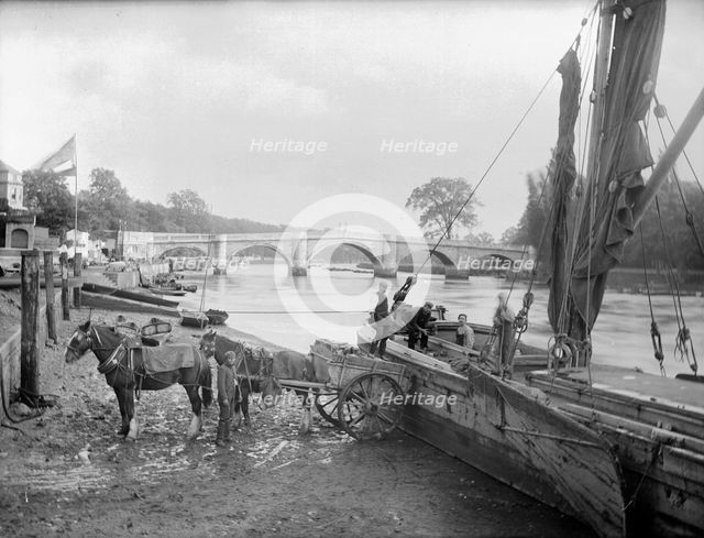 Richmond Bridge, Richmond Upon Thames, Greater London, c1860-c1922. Artist: Henry Taunt