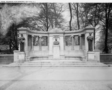 Richard M. Hunt Memorial, New York, N.Y., between 1900 and 1906. Creator: Unknown