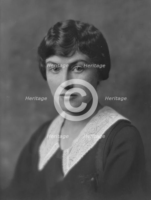 Ridgeley, Dorothy, Miss (Mrs. S.W. Murkland), portrait photograph, 1916 or 1917. Creator: Arnold Genthe.