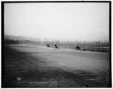 Riemer's Loco winning five-miles event in 10:51 4-5, Grosse Pointe track, Detroit, c1902. Creator: Unknown
