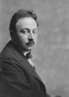 Riesenfeld, Mr., portrait photograph, 1916. Creator: Arnold Genthe