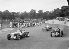 Riley of PW Maclure and ERAs of Raymond Mays and AC Dobson, Imperial Trophy, Crystal Palace, 1939. Artist: Bill Brunell