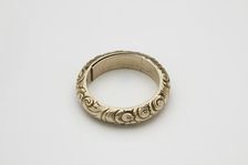 Ring with concealed inner compartment, 19th century