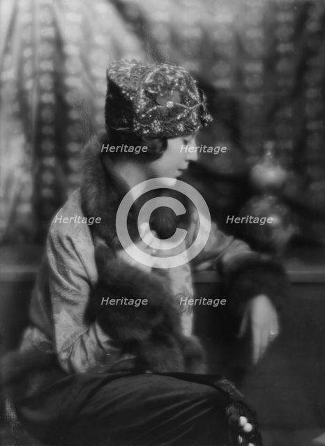 Riobouchinsky, F., Mrs., portrait photograph, 1916 Jan. 3. Creator: Arnold Genthe.