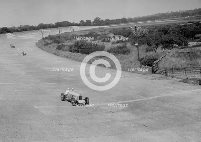 RJ Munday's Munday Special on Byfleet Banking, BARC meeting, Brooklands, Surrey, 1933. Artist: Bill Brunell.