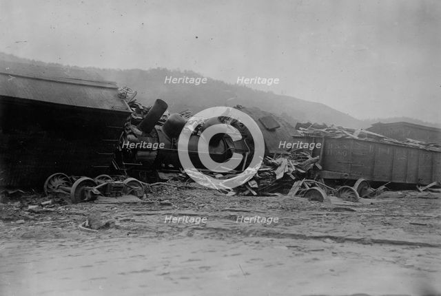 RR train caught in flood, Austin, between c1910 and c1915. Creator: Bain News Service.