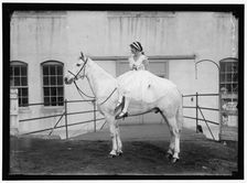 Ruth Anderson, between 1909 and 1923. Creator: Harris & Ewing