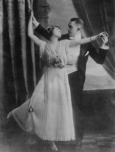 Ruth Elliott [and] Rob't A. Bowlby, between c1910 and c1915. Creator: Bain News Service