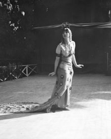Ruth St. Denis dancers, between 1910 and 1935. Creator: Arnold Genthe