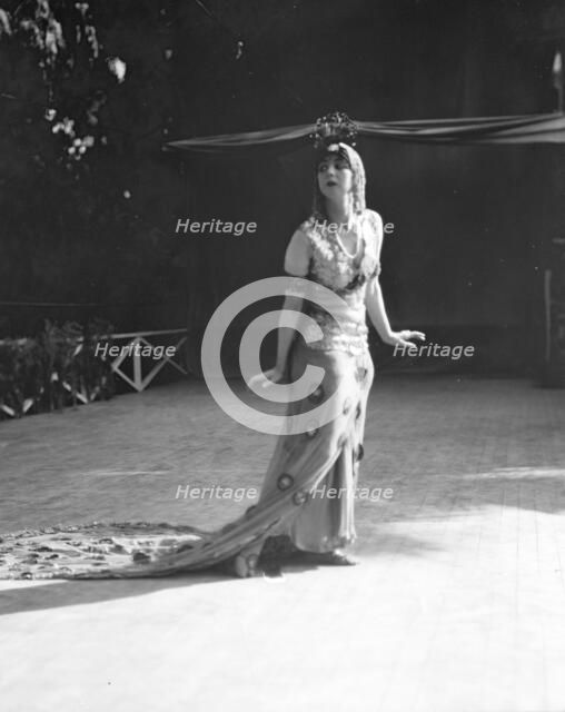 Ruth St. Denis dancers, between 1910 and 1935. Creator: Arnold Genthe.