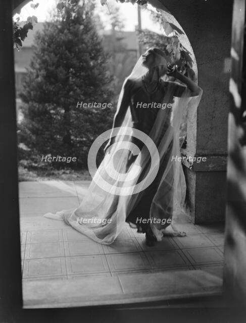 Ruth St. Denis dancers, between 1910 and 1935. Creator: Arnold Genthe.