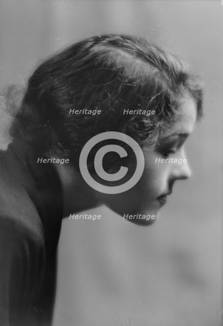 Rutland, Belle, Miss, portrait photograph, 1914 Aug. 31. Creator: Arnold Genthe.