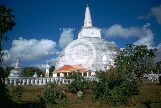 Ruwanvaliseya Stupa in Sri Lanka. Artist: Unknown