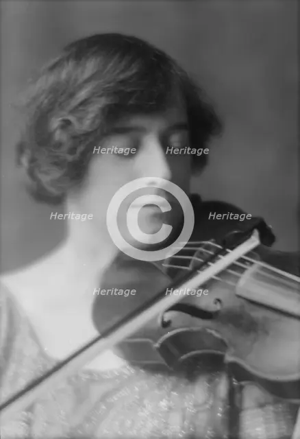 Rubel, Miss, portrait photograph, 1915 July 3. Creator: Arnold Genthe.