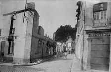 Rue Bellan [i.e., Bellon], Senlis, 1914. Creator: Bain News Service