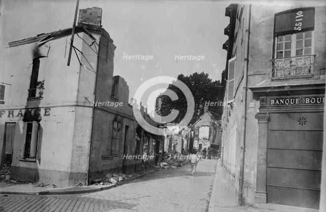 Rue Bellan [i.e., Bellon], Senlis, 1914. Creator: Bain News Service.