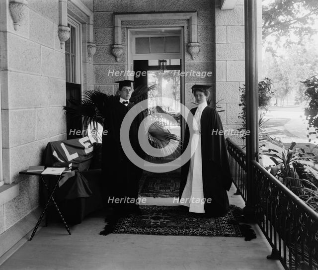 Ruggles, Gen., son & daughter?, at Soldier's Home, between 1890 and 1910. Creator: Unknown.