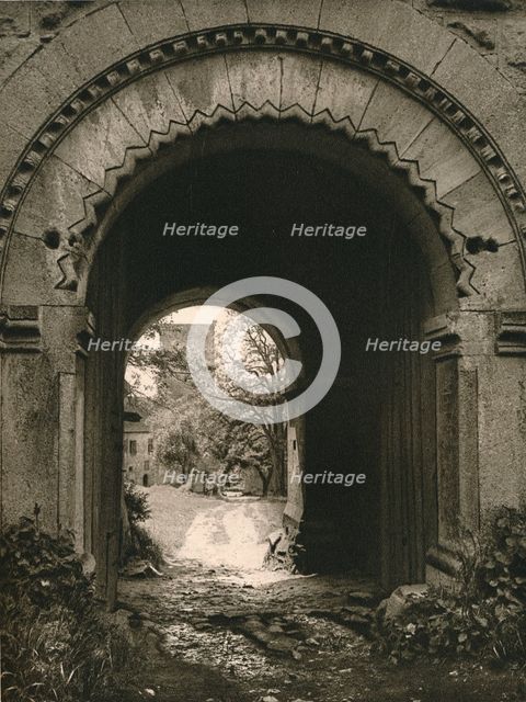 'Ruine Salzburg. Salzburg ruins near Neustadt', 1931. Artist: Kurt Hielscher.