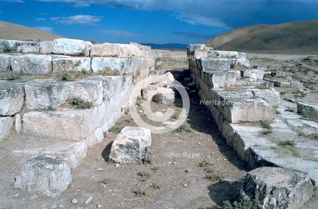 Ruined arch of an aqueduct, Jerwan, Iraq, 1977. Creator: Vivienne Sharp.
