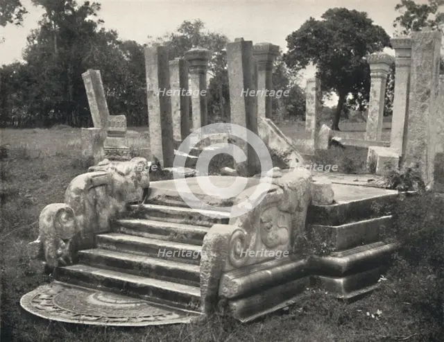 'Ruinen einer Pfeilerhalle, davor Treppe mit Mondstein (s. Tafel 79), Anuradhapura', 1926. Artist: Unknown.