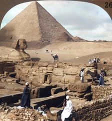 Ruins of the granite temple, the Sphinx and Great Pyramid, Egypt 1905. Creator: Underwood & Underwood