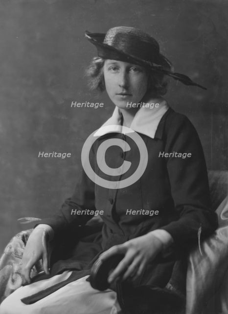 Rummel, William Morse, Mrs., portrait photograph, 1917 May 9. Creator: Arnold Genthe.