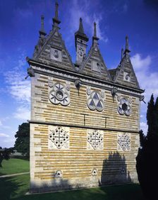 Rushton Triangular Lodge, Northamptonshire, 2001