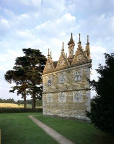 Rushton Triangular Lodge, Northamptonshire, c2000s(?)