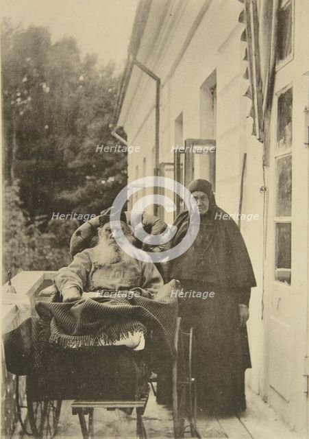 Russian author Leo Tolstoy with his sister Maria Nikolaevna, Russia, 1900s. Artist: Sophia Tolstaya