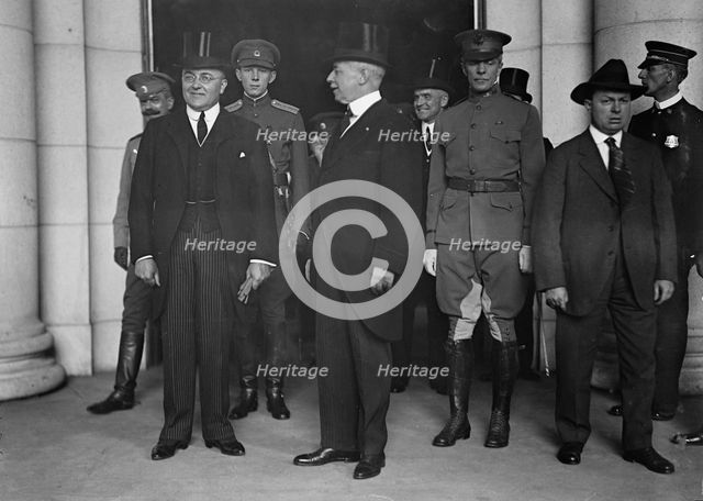 Russian Mission To U.S. - Arriving at Union Station, July 1917. Creator: Harris & Ewing.