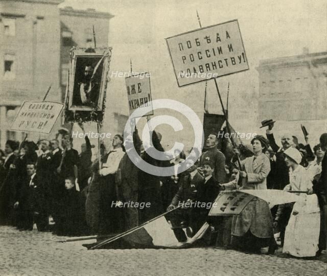Russians praying for the success of their forces, Petrograd, First World War, 1914, (c1920). Creator: Unknown.