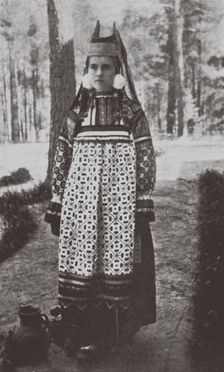 Ryazan Province woman's festive dress, 1900s-1910s