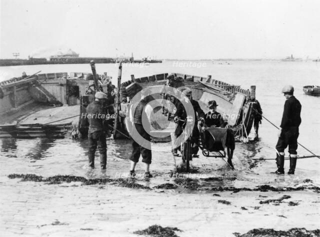 Ryde Ferry, 1920. Artist: Unknown