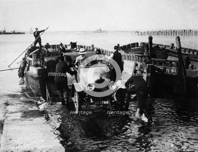 Ryde ferry, 1920. Artist: Unknown