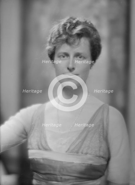 Ryerson, Joseph L., Mrs., portrait photograph, 1916 Mar. 1. Creator: Arnold Genthe.