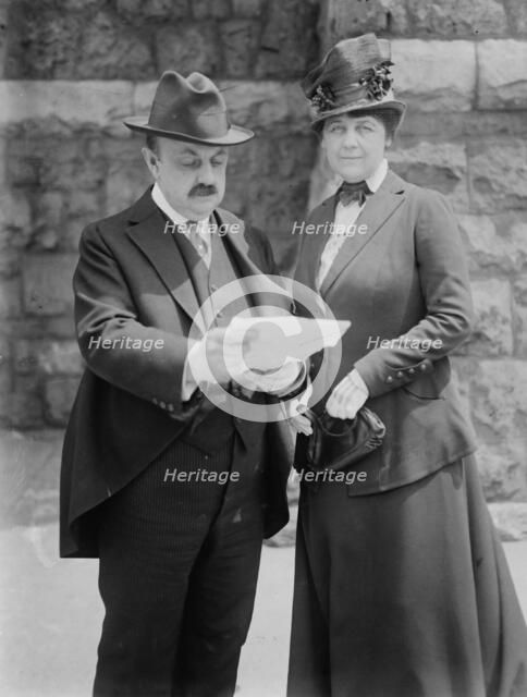 Wm. Reynolds & wife, between c1915 and c1920. Creator: Bain News Service.