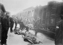Wounded arrive at Chalons sur Marne, 1914. Creator: Bain News Service