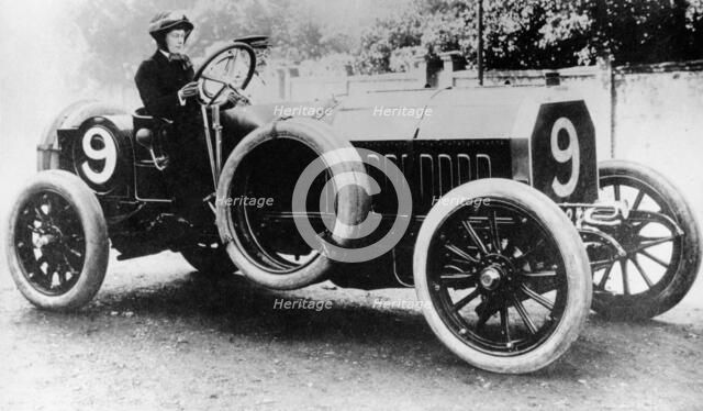 Woman behind the wheel of an Itala car, 1907. Artist: Unknown