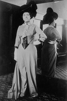 Woman modelling pantaloon gown, Los Angeles, 1911. Creator: Bain News Service