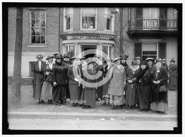 Woman suffrage, between 1910 and 1917. Creator: Harris & Ewing.