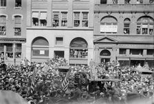 Woman Suffrage - Hikers Arriving from New York, 1913. Creator: Harris & Ewing