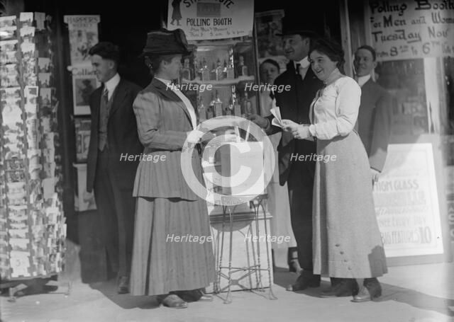Woman Suffrage - Metting Pat, 1914. Creator: Harris & Ewing.