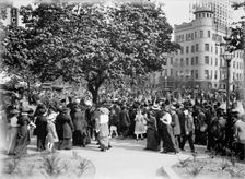 Woman Suffrage - Parade, May 1914, May 1914. Creator: Harris & Ewing