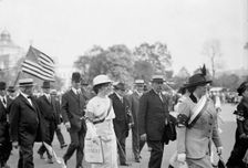 Woman Suffrage - Parade, May 1914, May 1914. Creator: Harris & Ewing