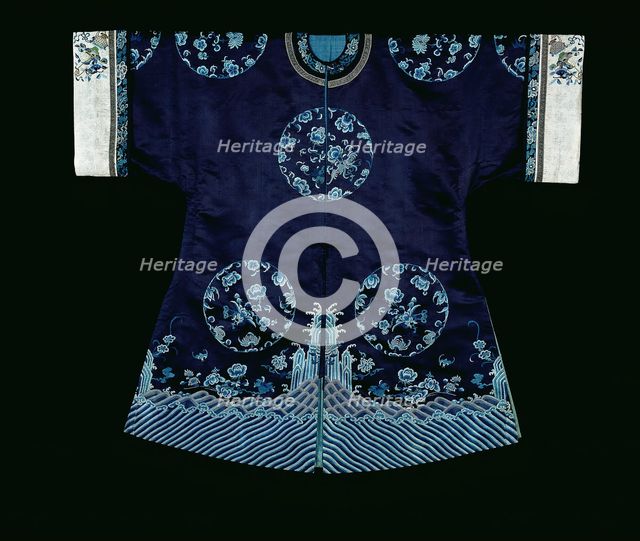 Woman's Waitao (Semiformal Domestic Surcoat), China, Qing dynasty (1644-1911), 1820/40. Creator: Unknown.