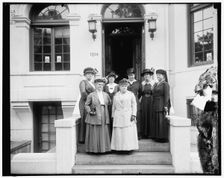 Woman's Committee Council of Nat'l Defense, between 1910 and 1920. Creator: Harris & Ewing