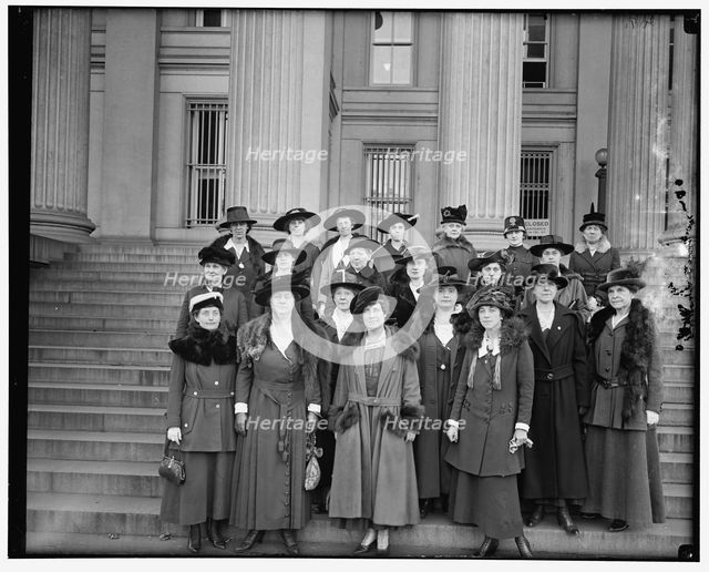 Woman's Liberty Loan Committee, between 1910 and 1920. Creator: Harris & Ewing.