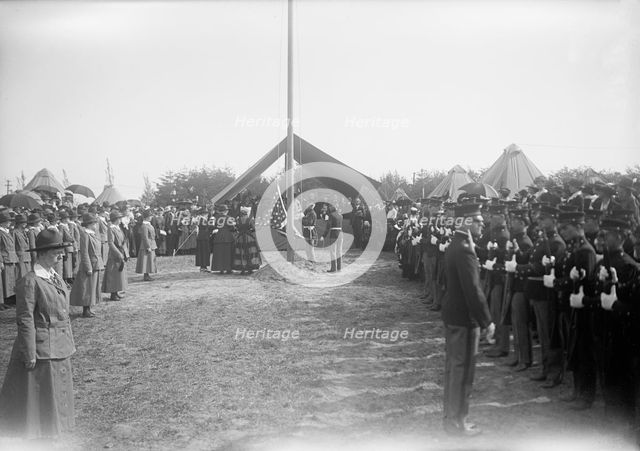 Woman's National Service School, Under Woman's Section, Navy League, Review, 1916. Creator: Harris & Ewing.