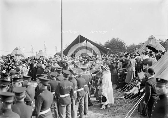 Woman's National Service School, Under Woman's Section, Navy League, Review, 1916. Creator: Harris & Ewing.